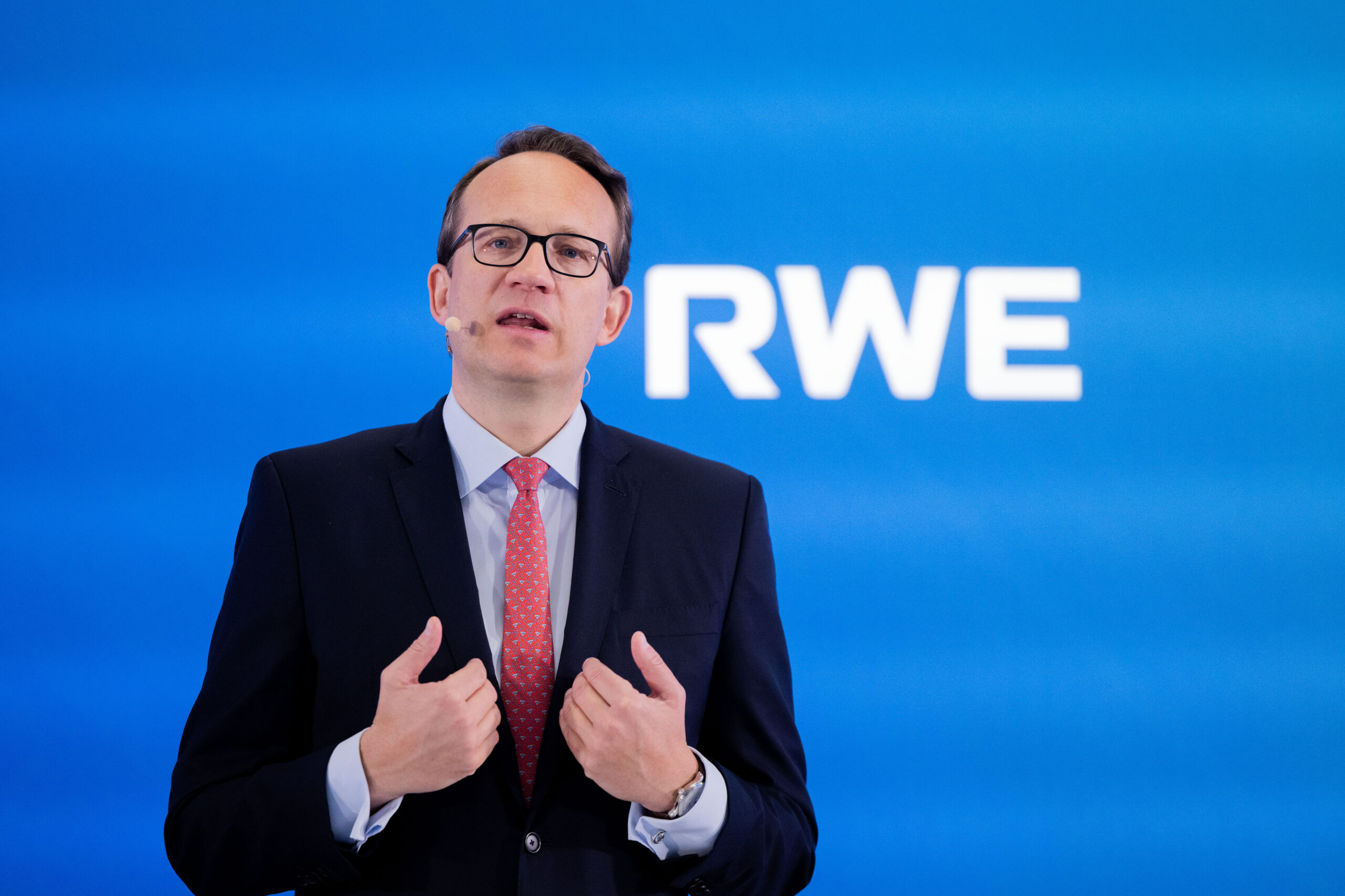 Markus Krebber, Vorstandsvorsitzender des Energiekonzerns RWE, spricht bei einer Bilanzpressekonferenz des Energieunternehmens.